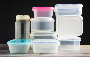 Lire la suite à propos de l’article Pourquoi choisir le rangement plastique pour gagner de la place sans effort